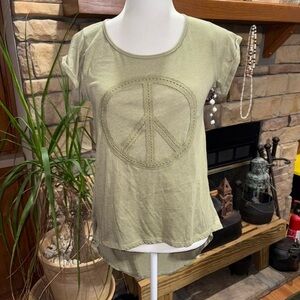 LOVE FIRE SIZE X-LARGE 14/16 OLIVE GREEN SHORT SLEEVE PEACE SIGN HI LO TOP